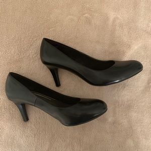 Comfort Plus | Black Classic Heels